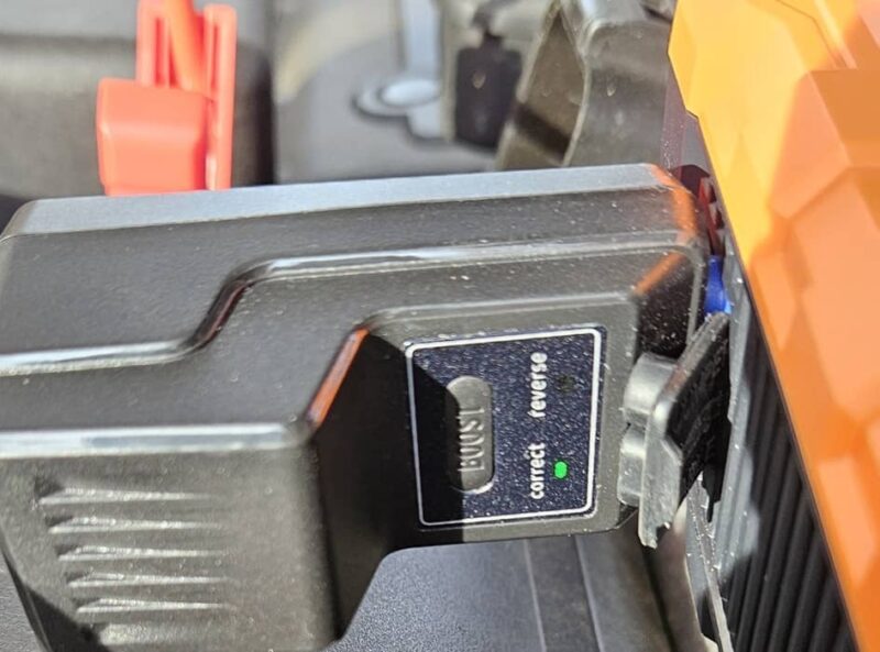 Confirmation light for jump starter on AstroAI S8.