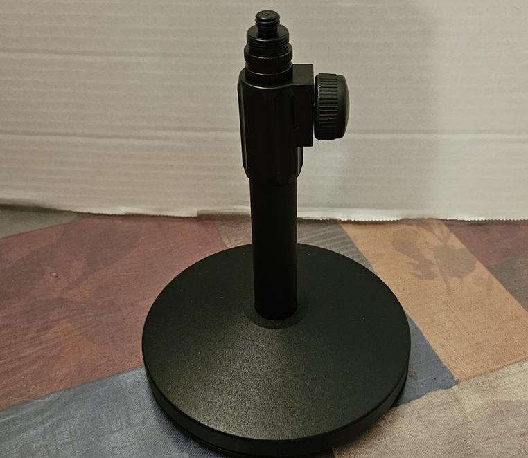 Maono PD200W Hybrid Microphone stand.