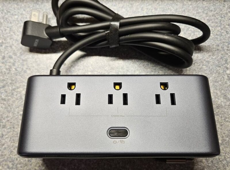 AC outlets on top of MOKiN 8-in-1 Charging Station.