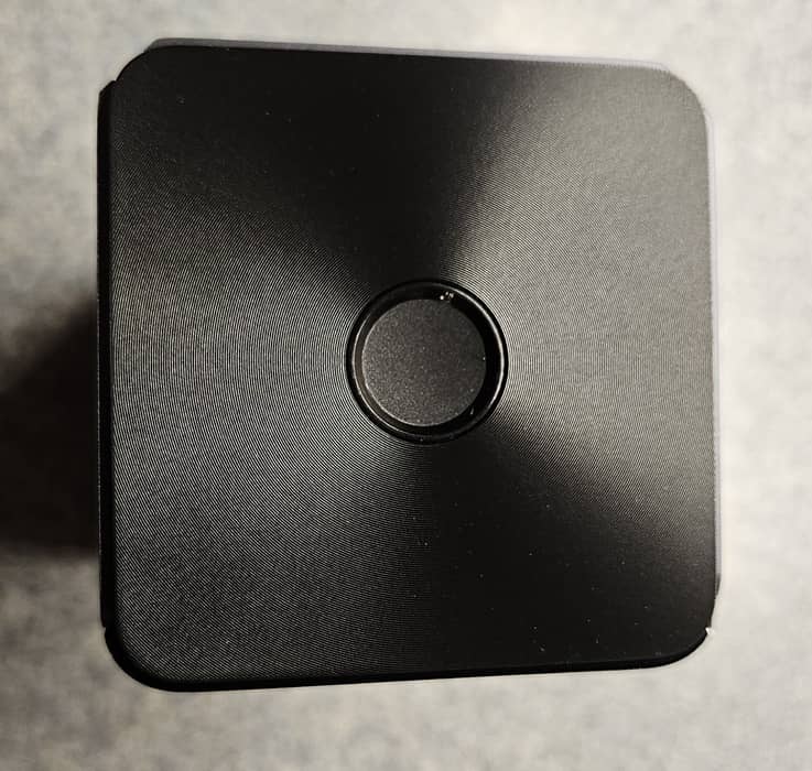 Button on top of MOKiN docking station.
